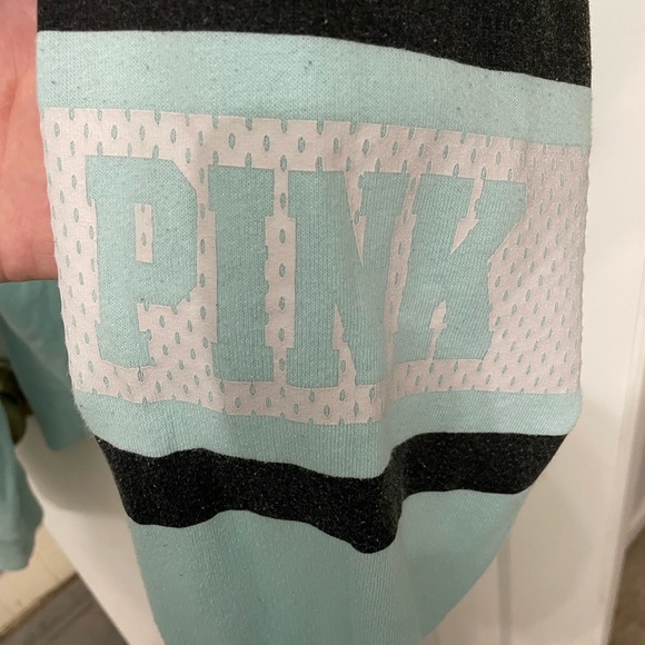 ❌SOLD❌ Pink Pullover/Heavy shirt - Picture 5 of 5